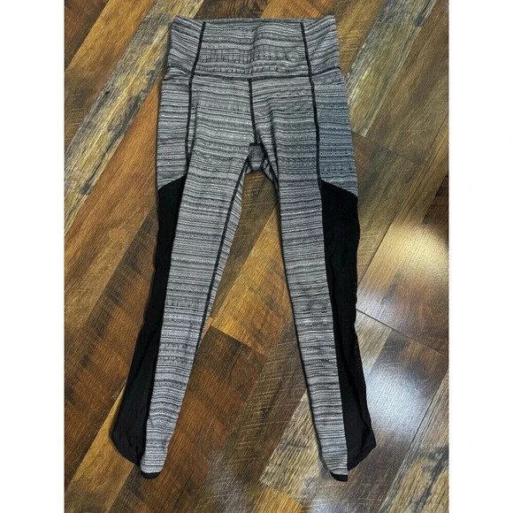 Athleta Gray Black Pavana 7/8 Tight Yoga Fitness Pant Leggings XS - Picture 1 of 6